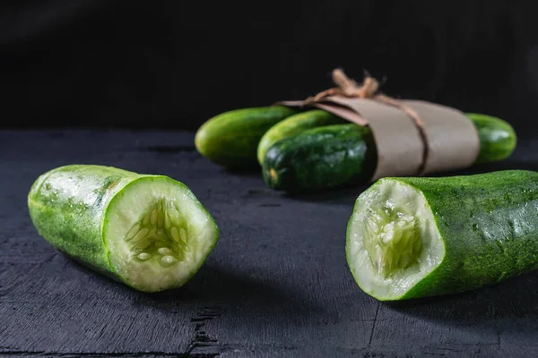 Pepino Fresco Sobre Fundo Preto — Fotografia de Stock