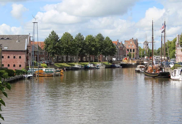 Yazın Tarihi Dokkum Friesland Kasabasındaki Grootdiep Kanalı Manzarası — Stok fotoğraf