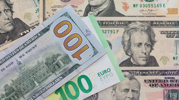 Сентябрь 2020. Измир, Турция. банкноты разных стран. редакторская фотография.