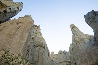 Jeolojik oluşumlar ve sönmüş volkanların fotoğrafları. manzara resimleri.
