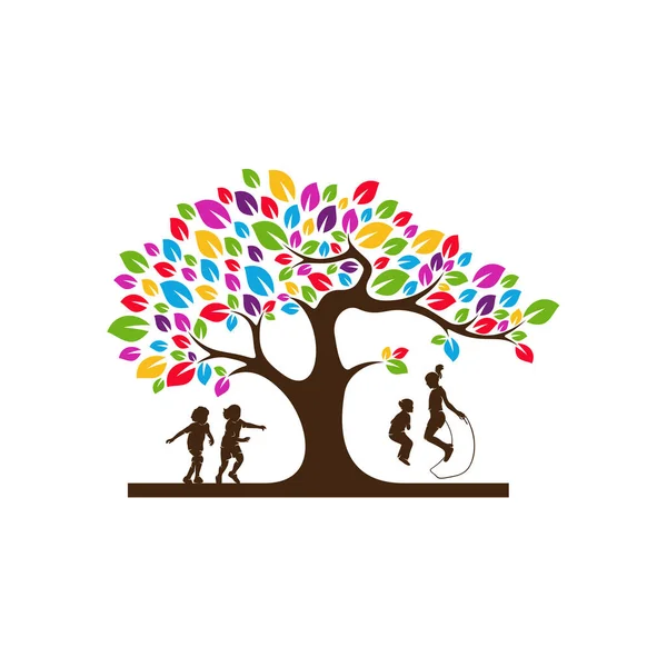 Πολύχρωμο Δέντρο Παιδικό Παιχνιδιάρικο Πρότυπο Διάνυσμα Logo Εικονογράφηση Σύμβολο Δημιουργικός — Διανυσματικό Αρχείο