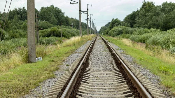 新しい直線の鉄道が — ストック写真