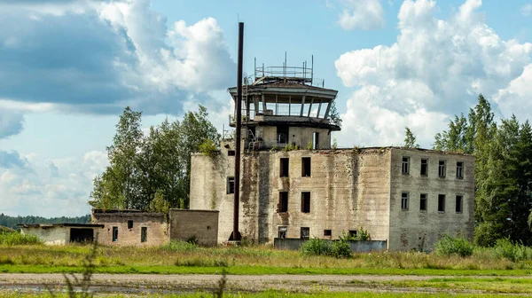 Der Aufbau der Flugsicherung — Stockfoto