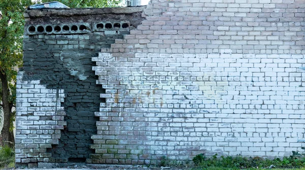 Collapsing Corner Brick Building Earthquake — Stock Photo, Image