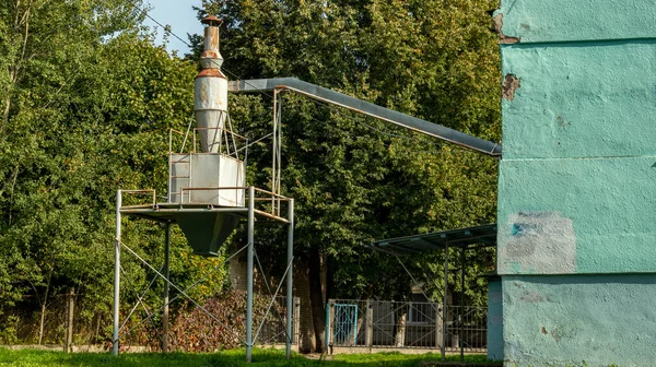 Industrieller Vertikaler Sumpf Für Die Rohrreinigung — Stockfoto