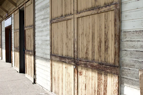 Close View Large Rustic Wooden Doors Antique Train Loading Dock — Stock Photo, Image