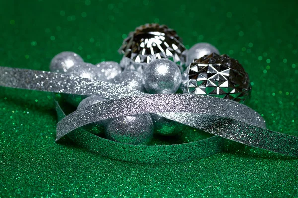 Close Abstract Art View Defocused Silver Color Glitter Ornament Balls — 图库照片