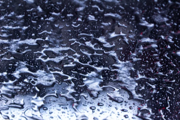 세차를 자동차 유리에 물방울의 노골적 — 스톡 사진