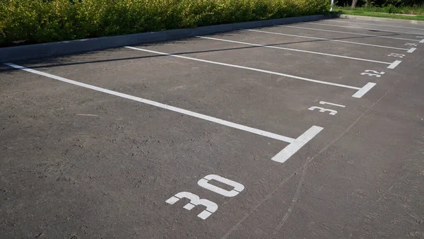 Nahaufnahme Einer Weißen Farbmarkierung Auf Einem Parkplatz Leerer Parkplatz Parkplatz — Stockfoto