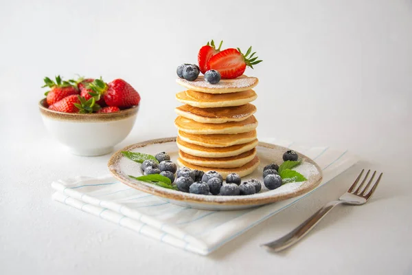 Homemade Classic American Pancakes Fresh Blueberries Strawberries Plate Jar Berries — Stock Photo, Image