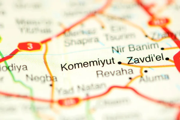 Komemiyut on a geographical map of Israel