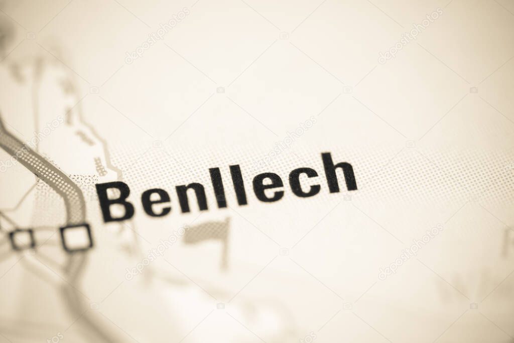 Benllech on a geographical map of UK