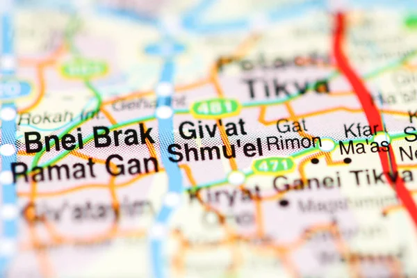 Giv\'at Shmu\'el on a geographical map of Israel