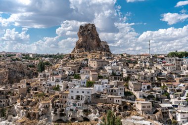 Uchisar köyü, Nevsehir ditrict, Kapadokya, Türkiye. Muhteşem kayalık kale.
