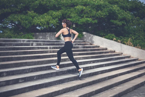 Side View Asian Woman Jogging Outdoor City Park — Stock Photo, Image