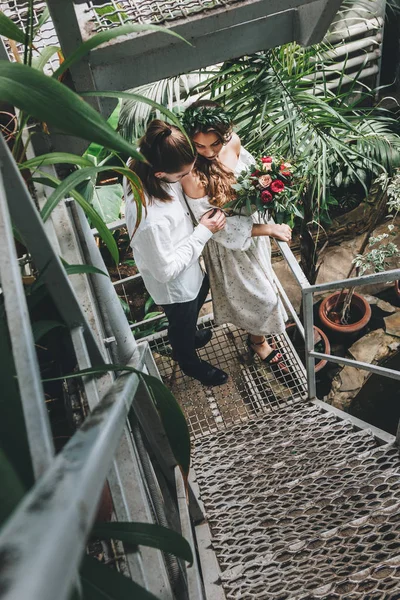 Vackra Bröllopsparet Botaniska Trädgården — Stockfoto