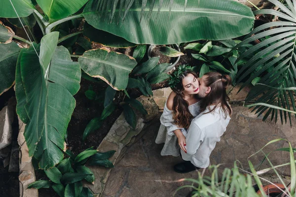 Vackra Bröllopsparet Botaniska Trädgården — Stockfoto