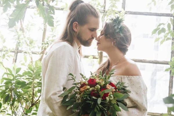 Beautiful Wedding Couple Botanical Garden — Stock Photo, Image