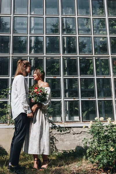 Vackra Bröllopsparet Botaniska Trädgården — Stockfoto