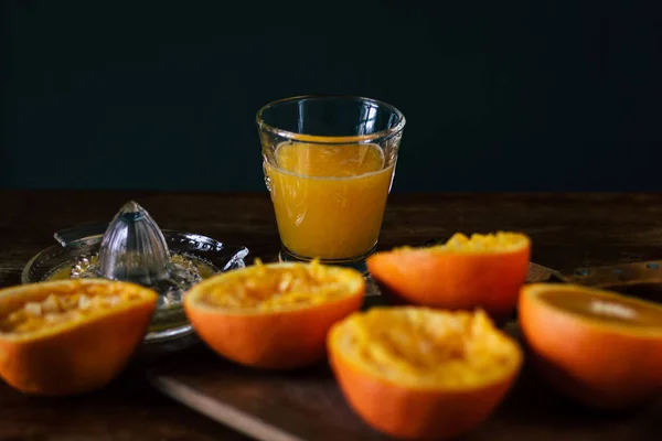 Oranges Juice Squeezer Wooden Table — Stock Photo, Image