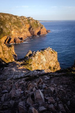 Cabo da Roca kayalıklarla batımında panoramik görünüm