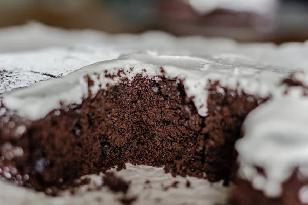 Zbliżenie Czekoladowe Brownie Płynącej Krem — Zdjęcie stockowe