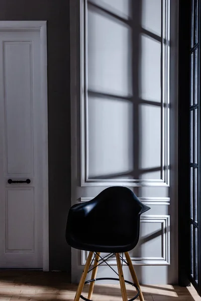 Intérieur moderne avec chaise — Photo
