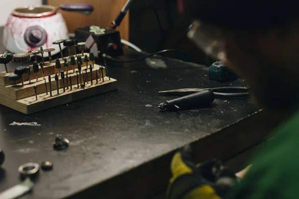 주얼러 작업장에서 조각가를 위한 다양한 노즐 — 스톡 사진