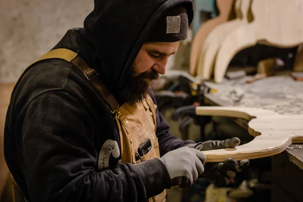 Carpenter using gouge for wood — Stock Photo, Image