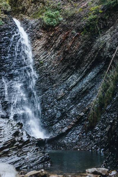 Cascade Montagne Huk Dans Les Carpates Ukraine — Photo