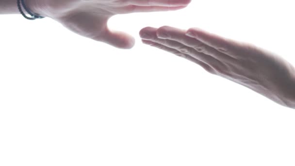 O homem e a mulher apertaram as mãos — Vídeo de Stock