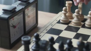 Biraz oyna. Yönetim Kurulu ve saat çerçevesinde