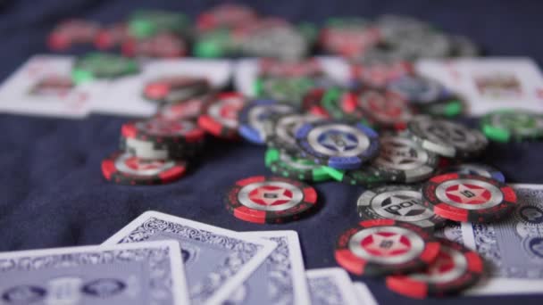 Poker. Cards are scattered around the table — Stock Video