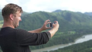 Turistik fotoğraflar yaz aylarında Altay yaz dağları