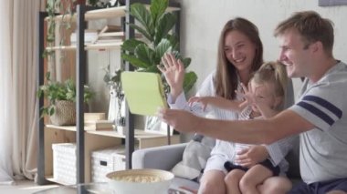 Tablette aile aramaları.