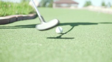 Golf topu atmak