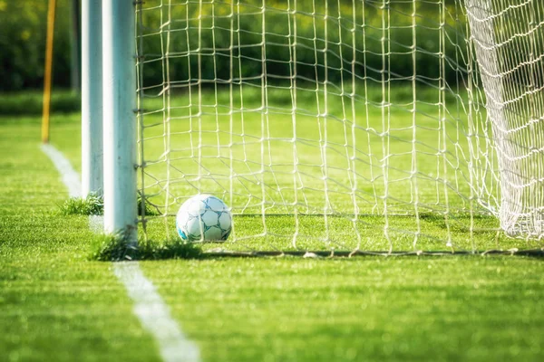 Voetbal Bal Het Doel Graden Gras — Stockfoto