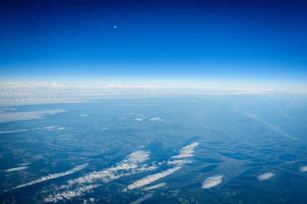 Luchtfoto Van Vliegtuig Venster Met Hemel Wolk Maan — Stockfoto