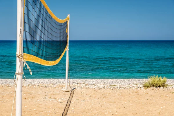 Ocean Beach Med Volleybollnät Kreta Solig Dag — Stockfoto