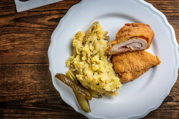 Traditionelle Französische Küche Hühnerrouladen Cordon Bleu Oder Gordon Blue Mit — Stockfoto