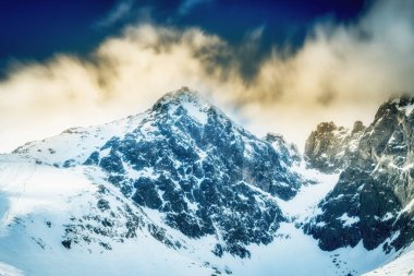 Lomnicky stit Hill'de Tatra Dağları kış manzarası