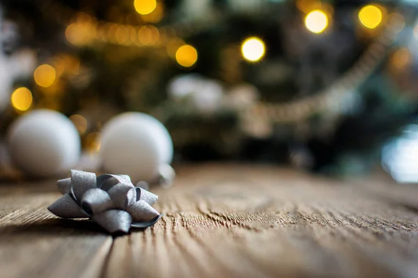 Ampoules Noël Blanches Sur Table Bois Arbre Noël — Photo