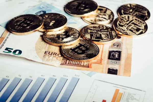 Kripto Para Kağıt Para Bitcoin Euro Altın Sikke — Stok fotoğraf