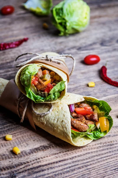 Traditional Mexican Tortilla Wrap Vegetables Grilled Chicken Meat Wood Table — Stock Photo, Image