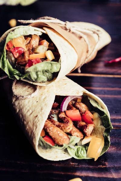 Traditional Mexican Tortilla Wrap Vegetables Grilled Chicken Meat Dark Wood — Stock Photo, Image