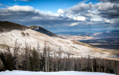 Lomnicky stit Hill'de Tatra Dağları kış manzarası