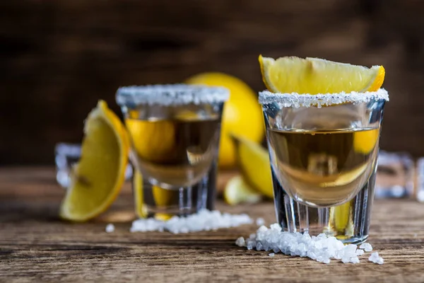 Mexican Traditional Alcohol Drink Tequila Lemons Salt Ice Cube Wood — Stock Photo, Image