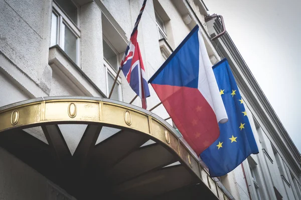 Banderas Checas Del Reino Unido Edificio — Foto de Stock