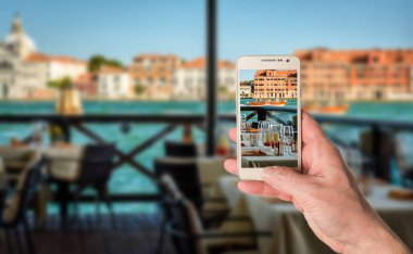 Adam alarak fotoğraf Venedik yemek masaları