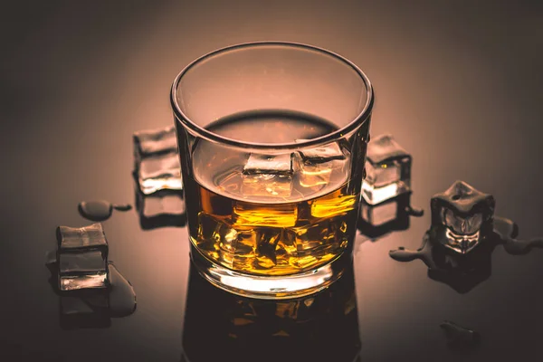 Whisky, whisky nebo bourbon s ledem — Stock fotografie